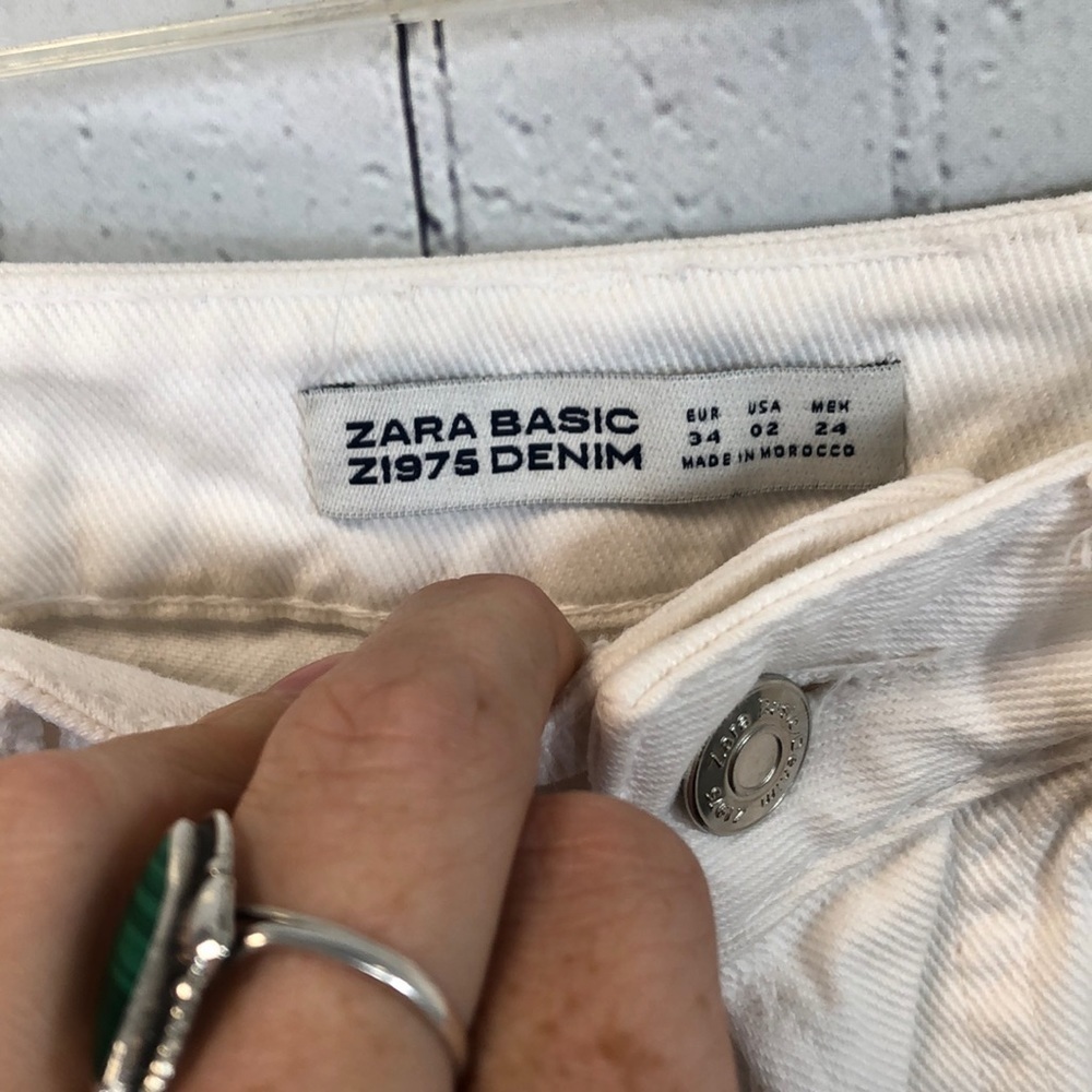 𝅺WHITE Zara Denim Jeans - Picture 8 of 10